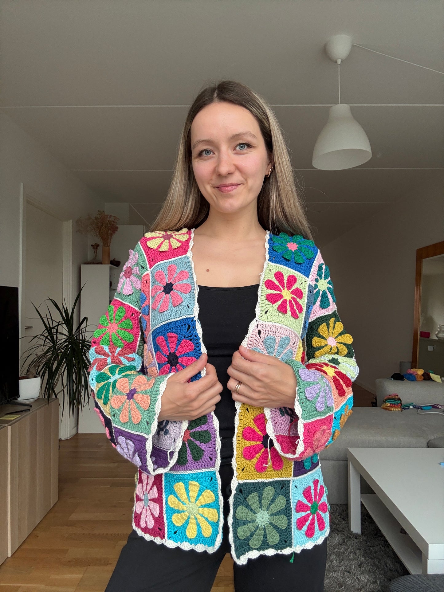 RETRO DAISY GRANNY SQUARE CARDIGAN | pdf pattern in English