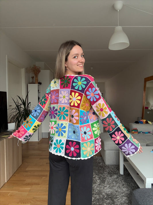 RETRO DAISY GRANNY SQUARE CARDIGAN | pdf pattern in English