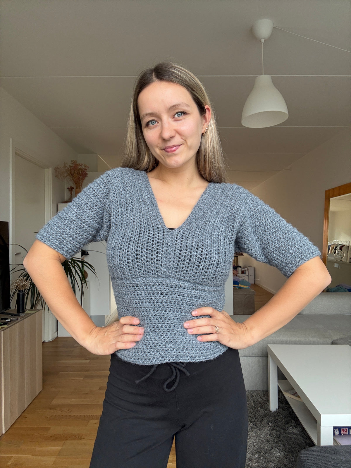ELISA V-NECK CROCHET TOP | pdf pattern in English