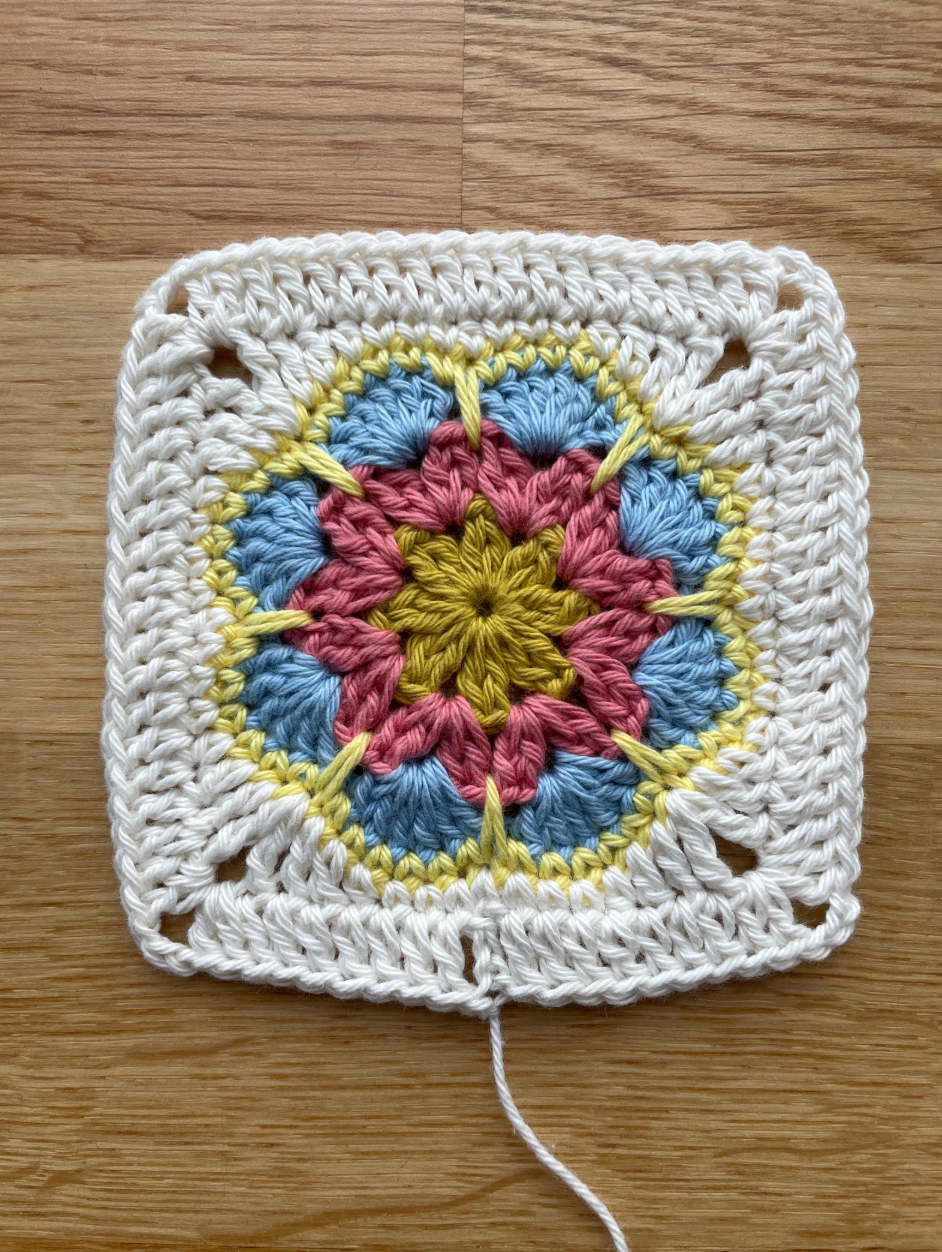 AFRICAN FLOWER GRANNY SQUARE | pdf pattern in English