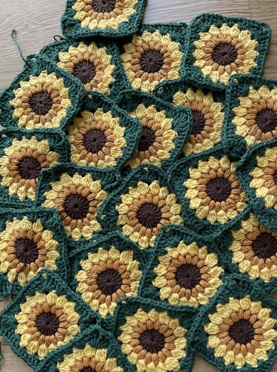 SUNFLOWER GRANNY SQUARE | pdf pattern in English