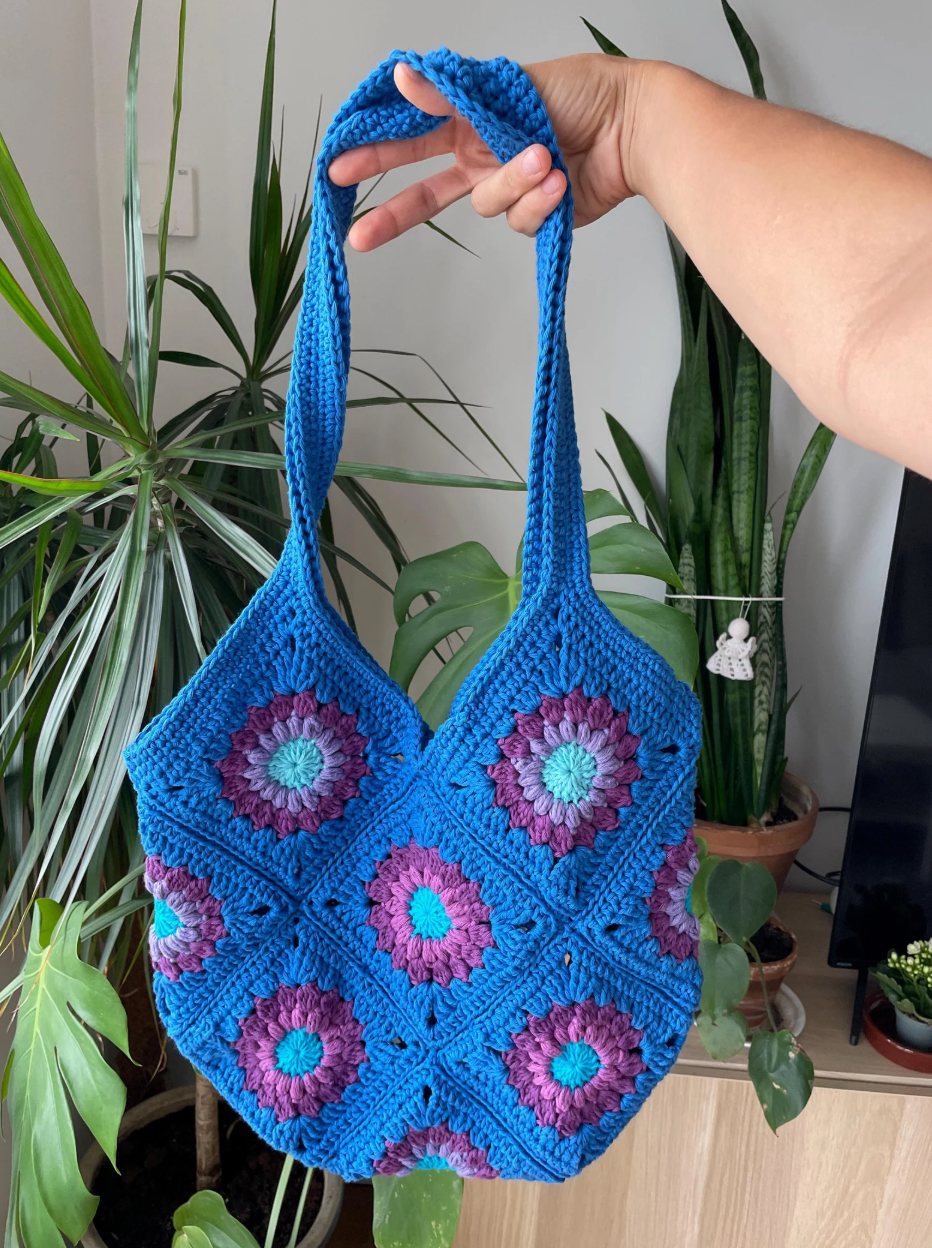 TOTE CROCHET BAG FROM GRANNY SQUARES | pdf pattern in English