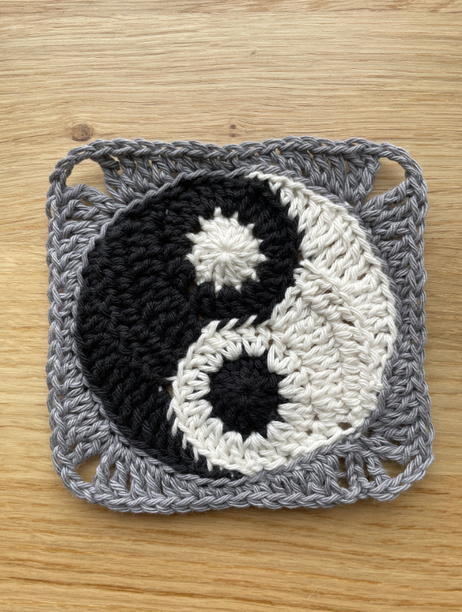 YIN YANG GRANNY SQUARE | pdf pattern in English