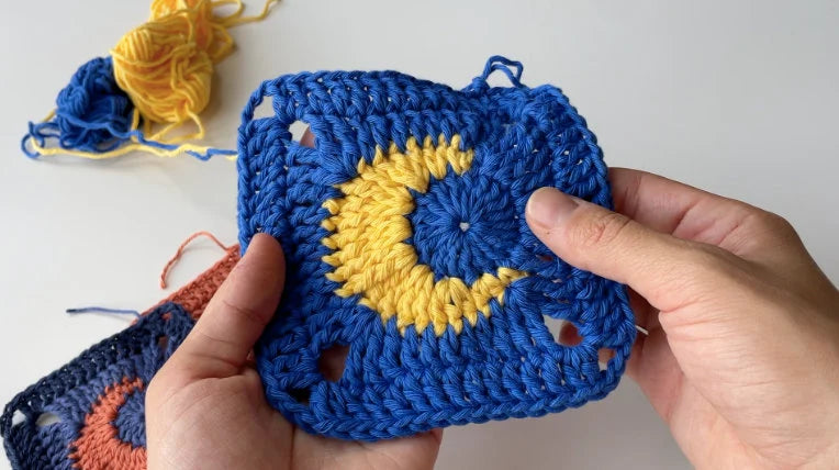 MOON GRANNY SQUARE | beginner-friendly PDF pattern in English